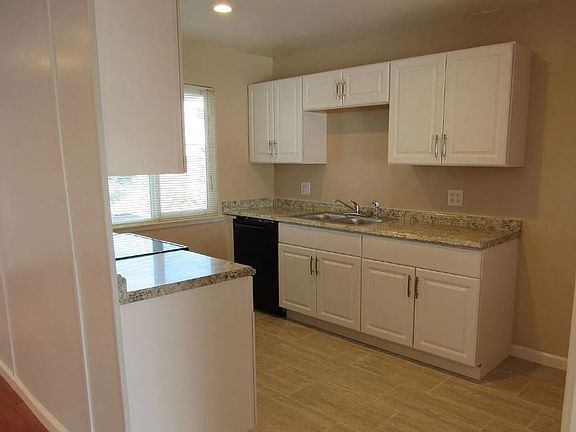 3rd image of 1449 Lincoln Blvd