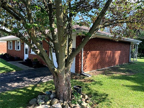 2nd image of 1030 Nutmeg Sq N