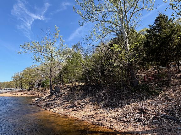 2nd image of 297 Mooring Rd
