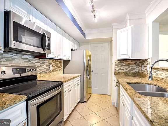 5th image of 20663 Shadyside Way