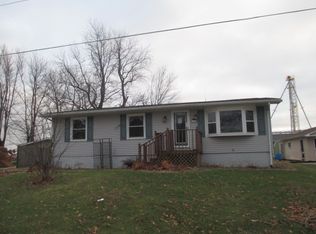 1810 16th Ave, Viola, IL 61486