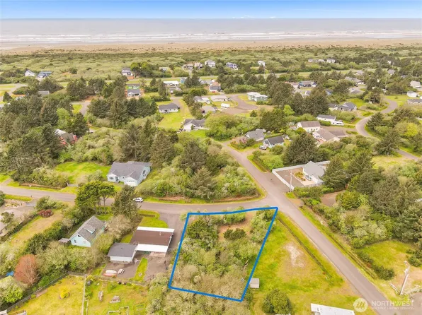 113 Jib Street NW, Ocean Shores, WA 98569