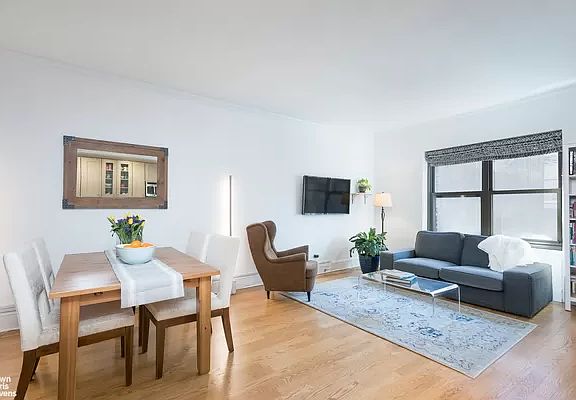 2nd image of 230 Park Pl APT 3G