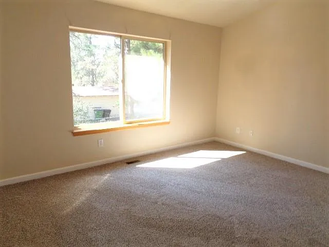 30202 Hilltop Dr — Photo 9