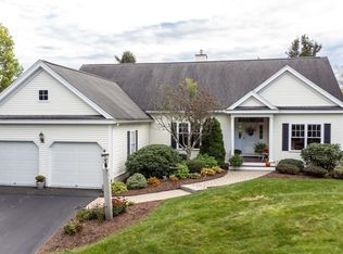 16 Smithfield Ln, Bedford, NH 03110