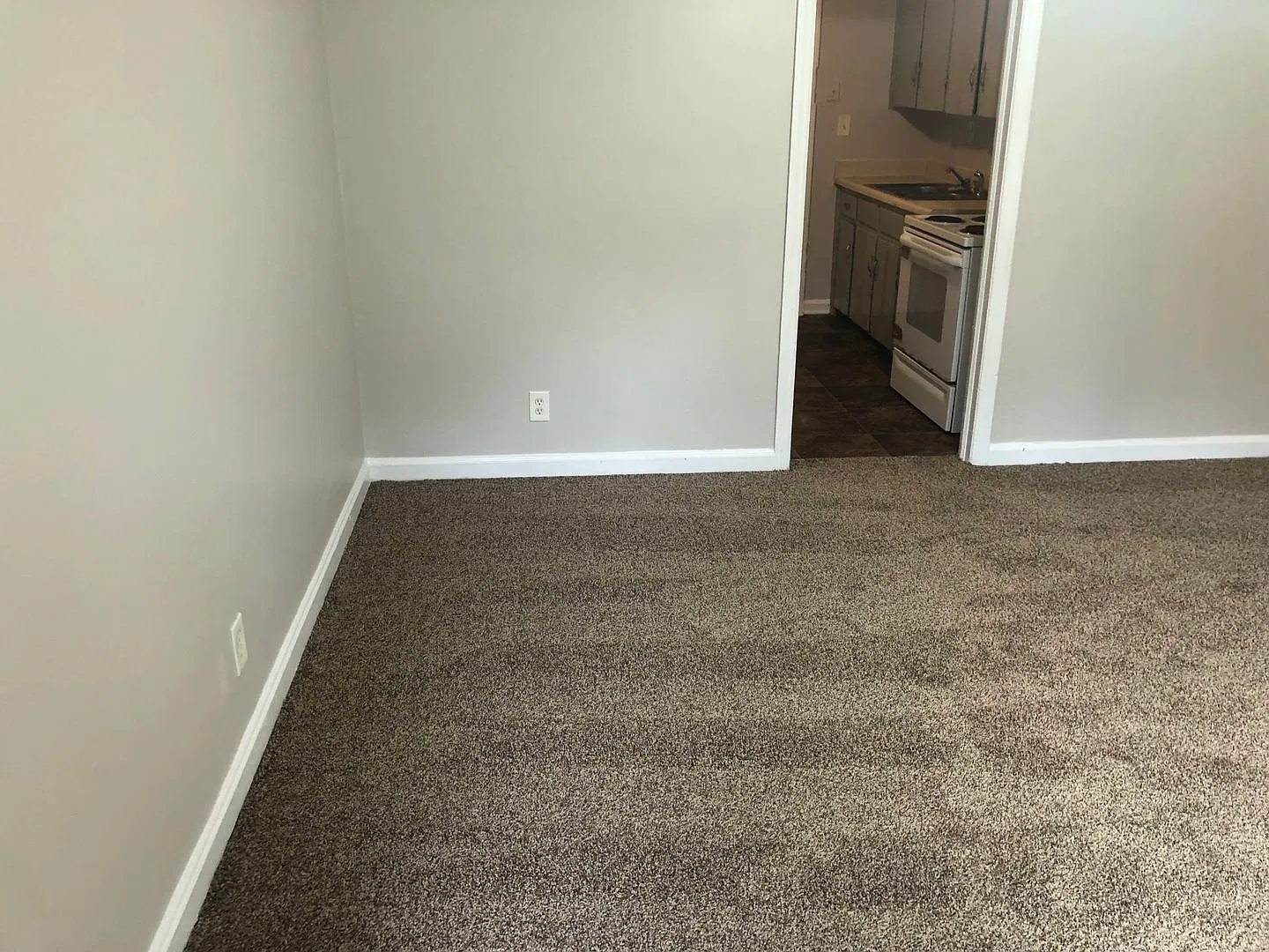 937 A-B Norland Duplex — Photo 2
