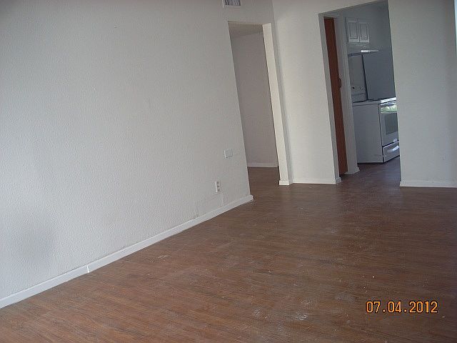 2nd image of 620 Glazebrook St APT 3