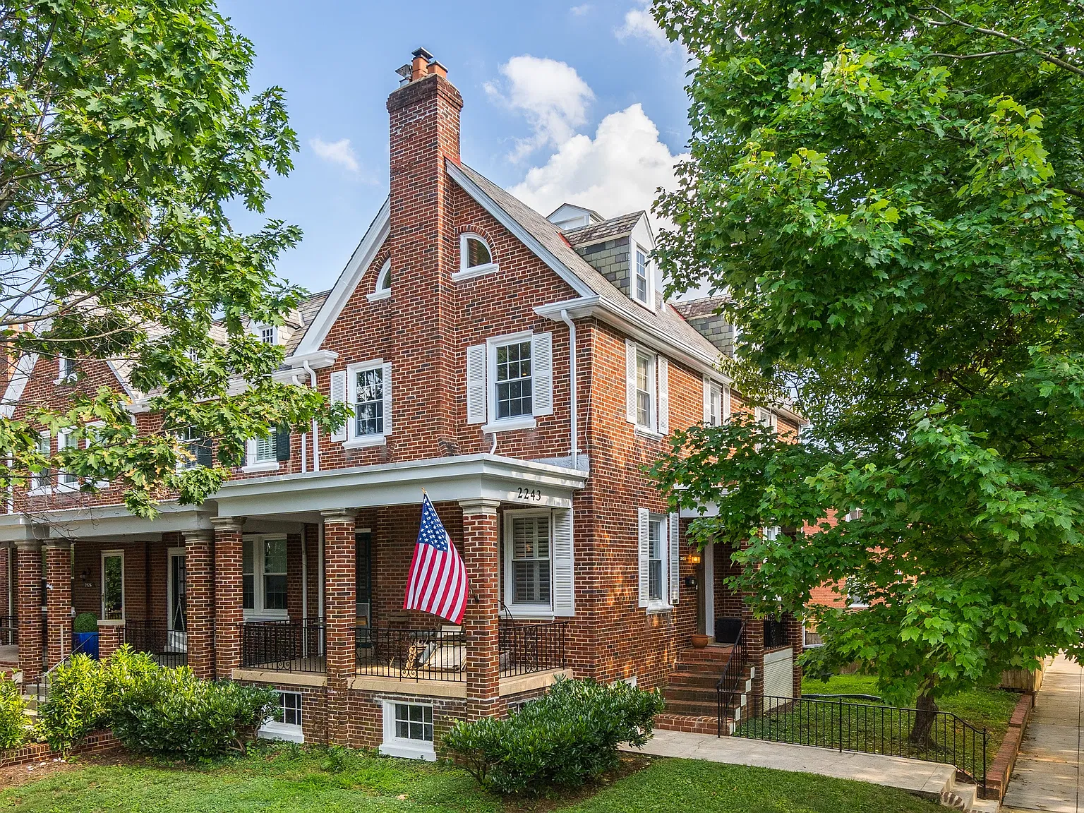 5 bed, 3000 sqft, $7,800 — Photo 1