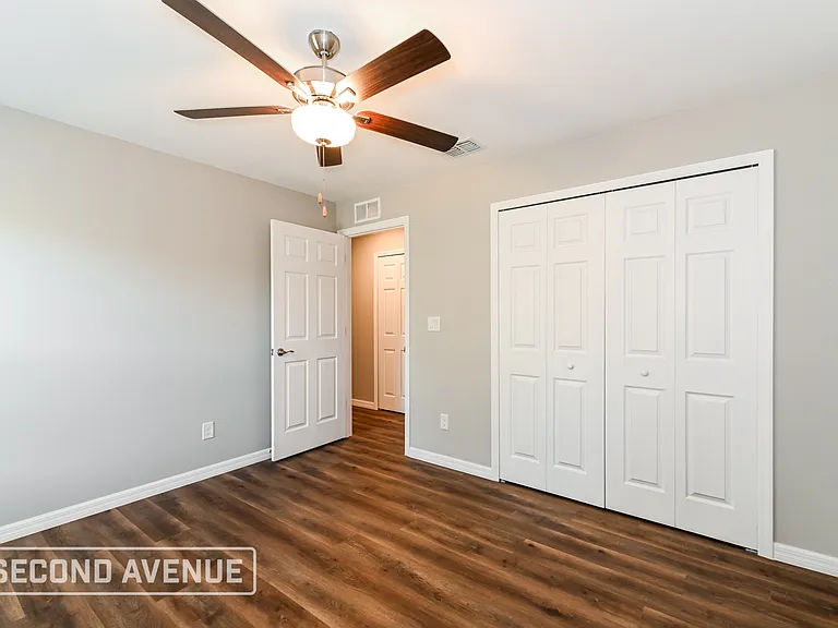 106 Baldur Dr — Photo 16