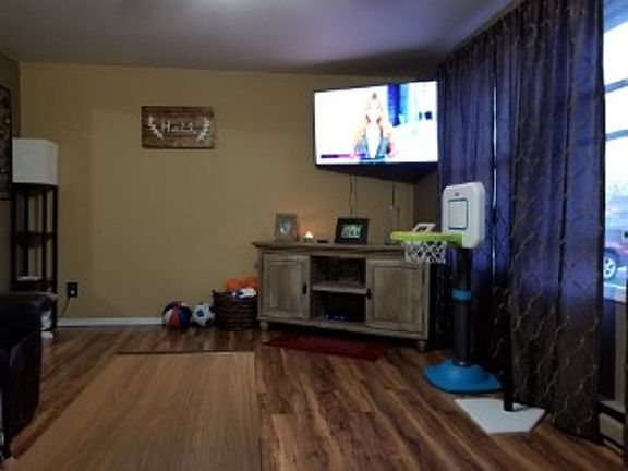 4th image of 1260 Green Acre Ct
