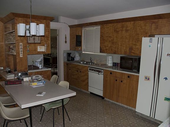 4th image of 514 Dolphin Pl