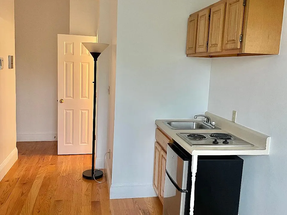 1071 Beacon St #11