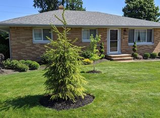 37 E Englewood Dr, Seven Hills, OH