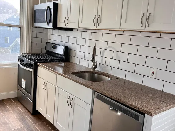 205 Waterman Ave Floor 2, East Providence, RI 02914