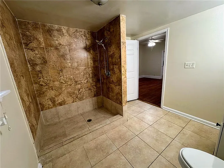 1637 Columbia Dr — Photo 23