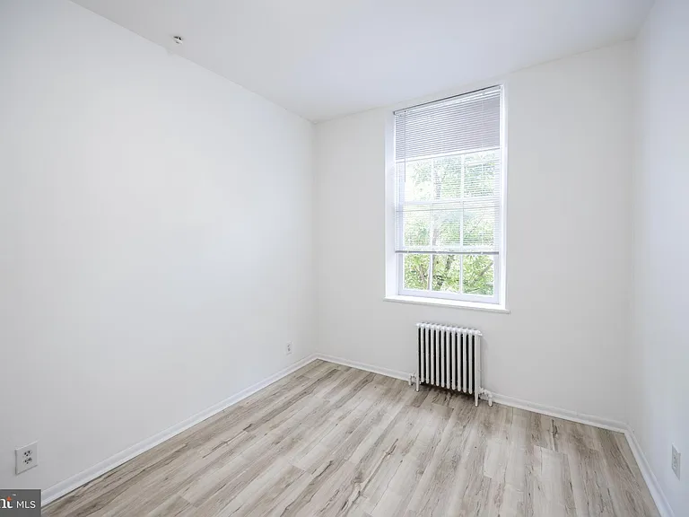 625 10th St #2F — Photo 7