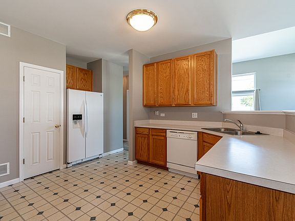 5th image of 241 Nicole Dr Unit F
