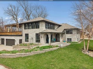 3514 N Shore Dr, Clear Lake, IA 50428
