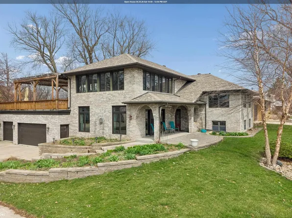 3514 N Shore Dr, Clear Lake, IA 50428