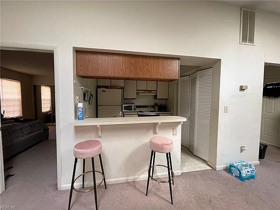 4th image of 646 Waters Dr