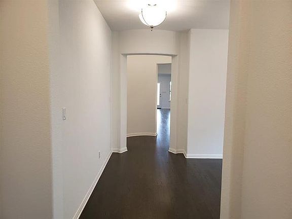 2nd image of 121 Meadow Wood Cv