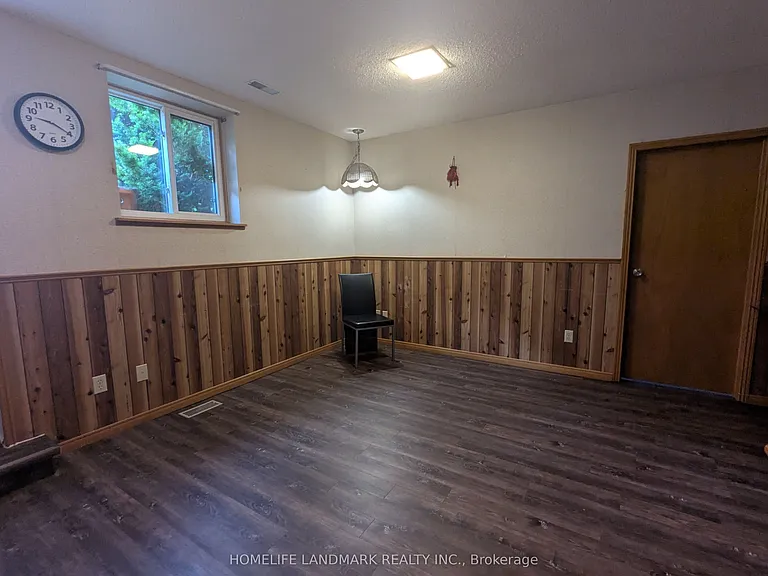 195 Carter Ave #LOWER — Photo 7