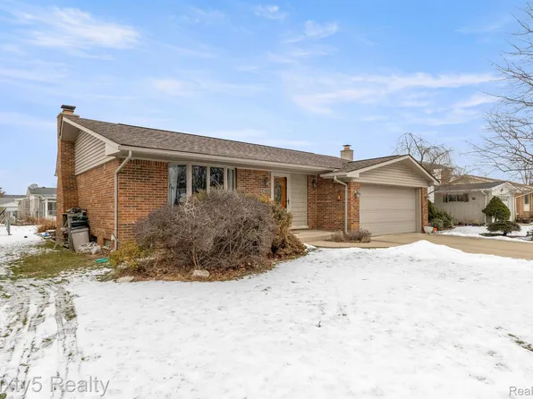 20496 Churchill Ave, Brownstown, MI 48183