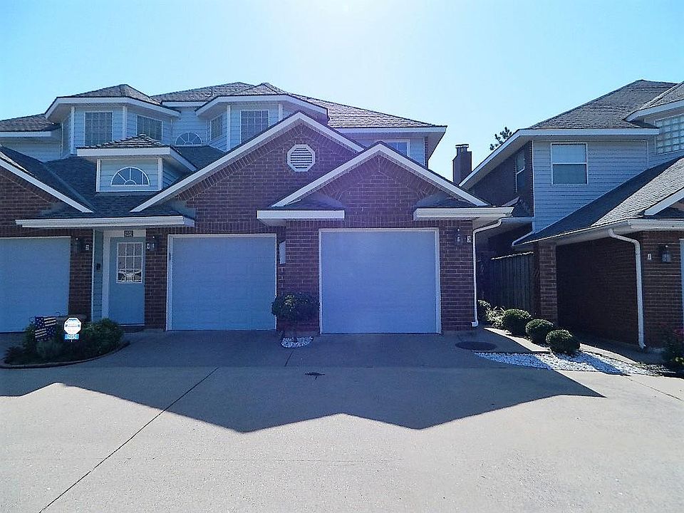 1st image of 505 NW Fairway Villa Dr