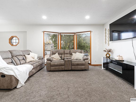 3rd image of 7824 S 70th St