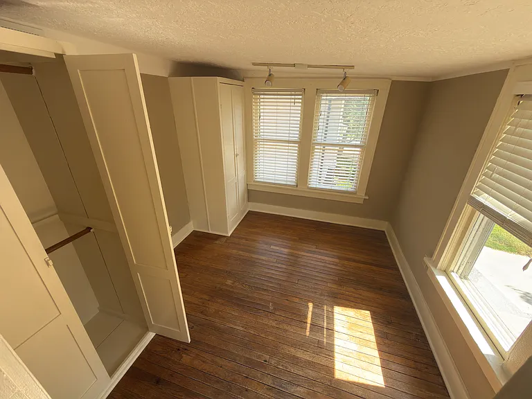 413 Elm Ave #4 — Photo 5