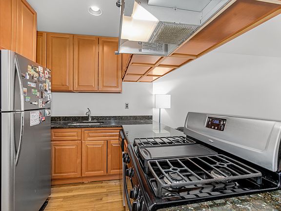 5th image of 250 W 88th St APT 302