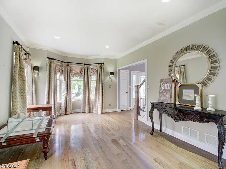 14 Hemingway Dr — Photo 4