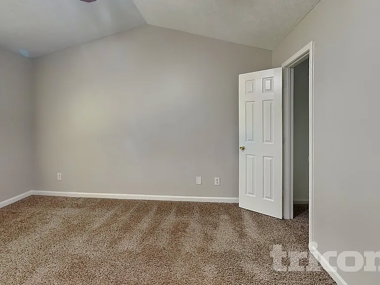 190 Fairclift Dr — Photo 8