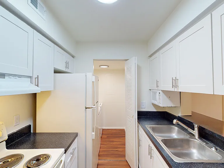Lakewood Place — Photo 106