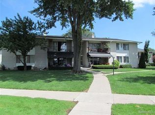 8385 Kennedy Cir, Warren, MI 48093