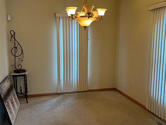 4th image of 284 N Gratiot Ave