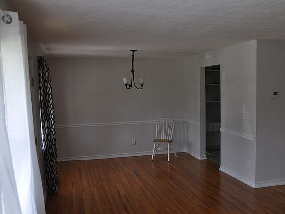 4th image of 601 N Hill Ave