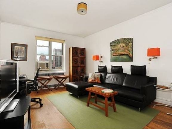 3rd image of 303 E 37th St APT 6K