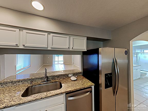 3rd image of 10429 Isleworth Ave