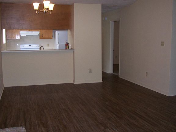 2nd image of 2008 Pecan Ct