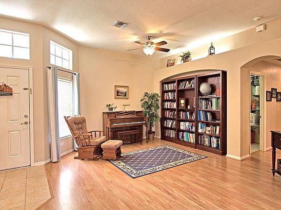 3rd image of 30641 Lanesborough Cir