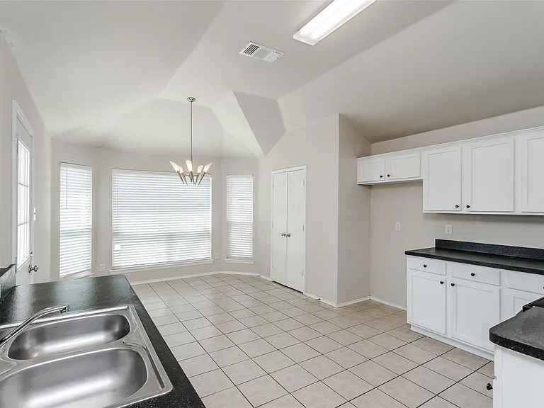 1017 Caleb St — Photo 30