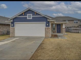 3820 Apple Villas Cir, Moore, OK 73160