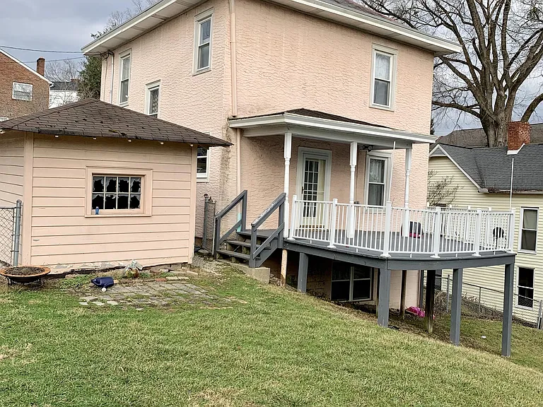 916 Pine Rd — Photo 3