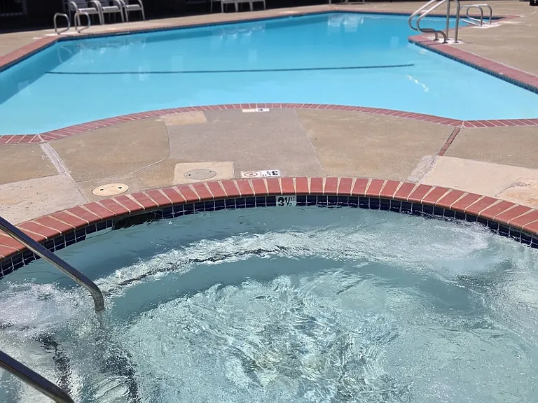 Pool and Spa (residents only)