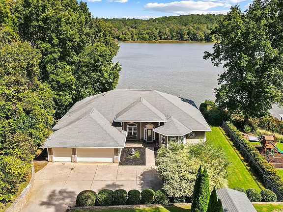 5th image of 8476 Catawba Cove Dr
