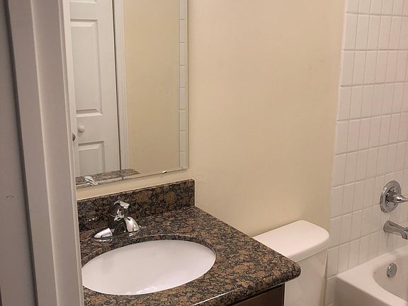 3rd image of 537 19th St APT B1