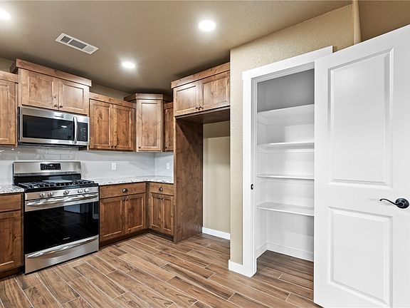 4th image of 500 Pioneer Ln