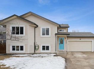 107 N Downey Pl, Okotoks, AB T1S 1H3