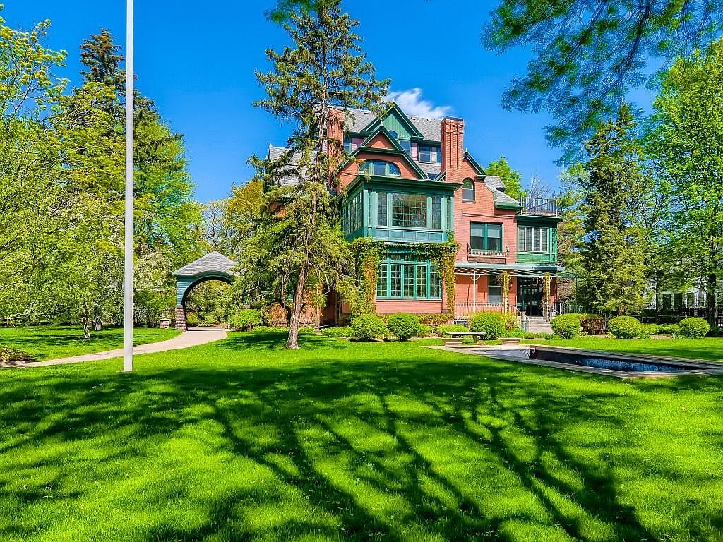 4 Crocus Hl, Saint Paul, MN 55102 Zillow